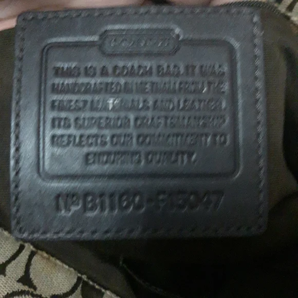 COACH SIGNATURE PLEATED BUCKLE TOTE F15047 - Picture 7 of 7